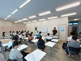 中3生向け親子塾／自習室の様子／3枚連続100点ヽ(´ー`)ノ