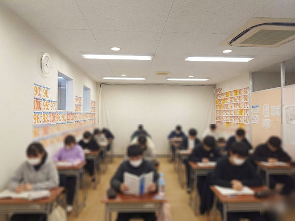 開智塾 那加桜丘校 自習室